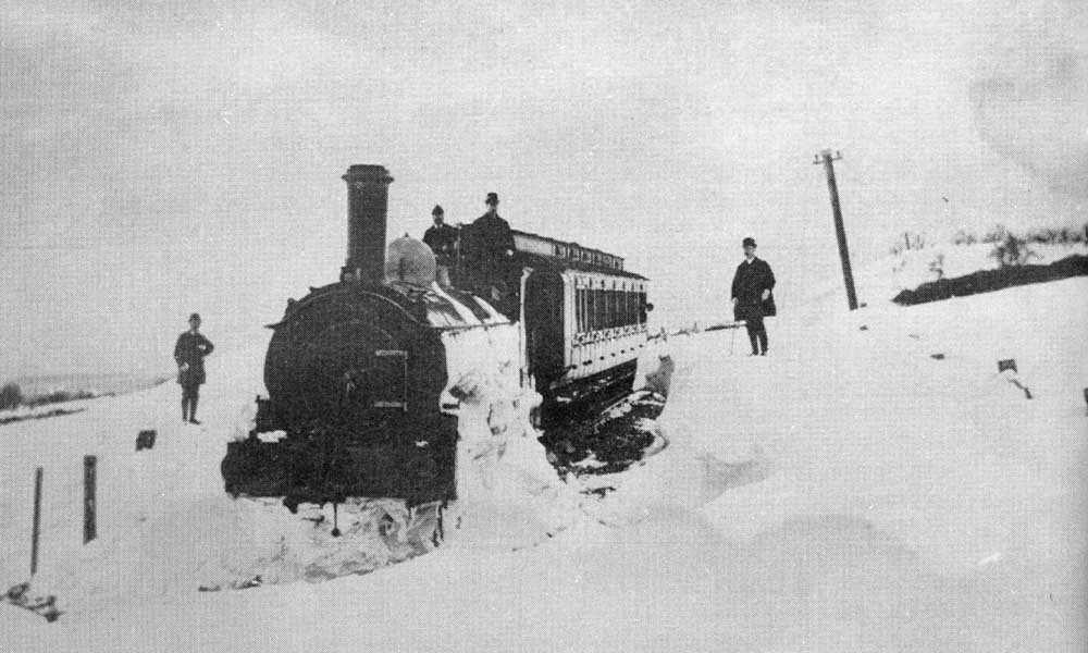 Read more about the article Snow on the Tracks