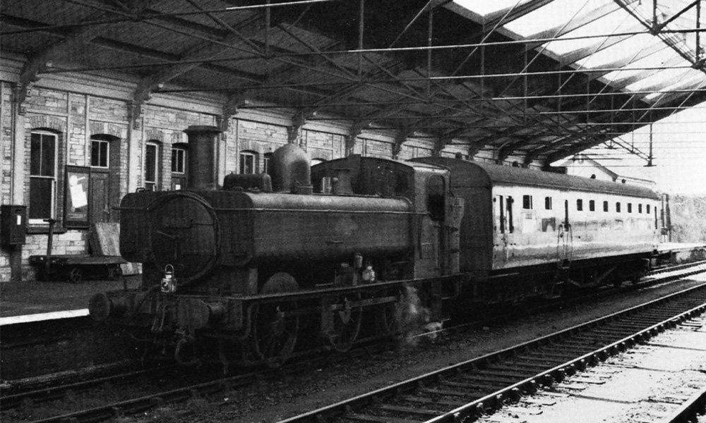 Tavistock South - 6400 & W230W forming the 12:35pm train in Aug 1961
