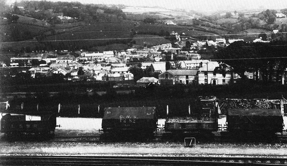 An overview of Horrabridge Station, Devon